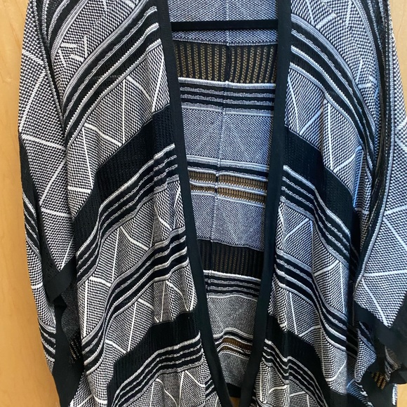 BCBGeneration - Geometric Pattern Shawl - One Size - Picture 10 of 11